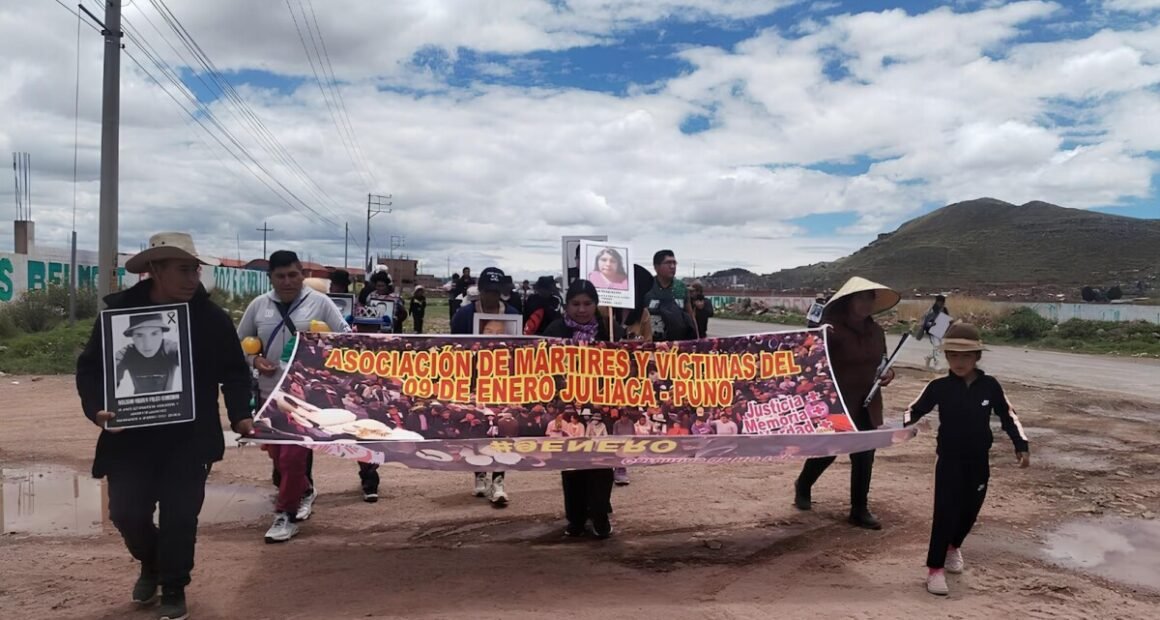 Marcha de Sacrificio de familiares de muertos en protestas hacia Lima