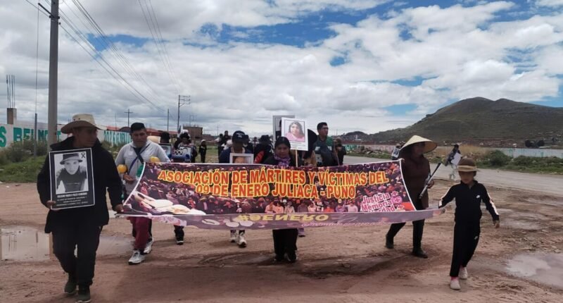 Marcha de Sacrificio de familiares de muertos en protestas hacia Lima