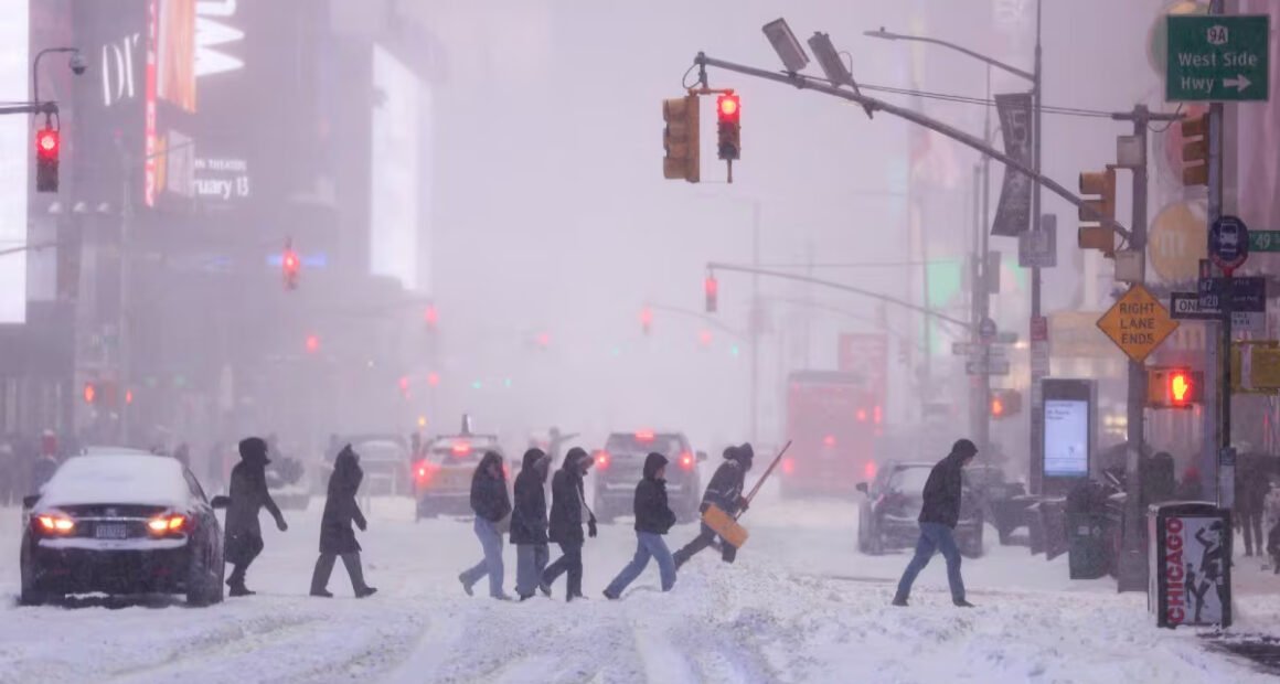 Tormenta invernal paraliza vastas zonas de Estados Unidos