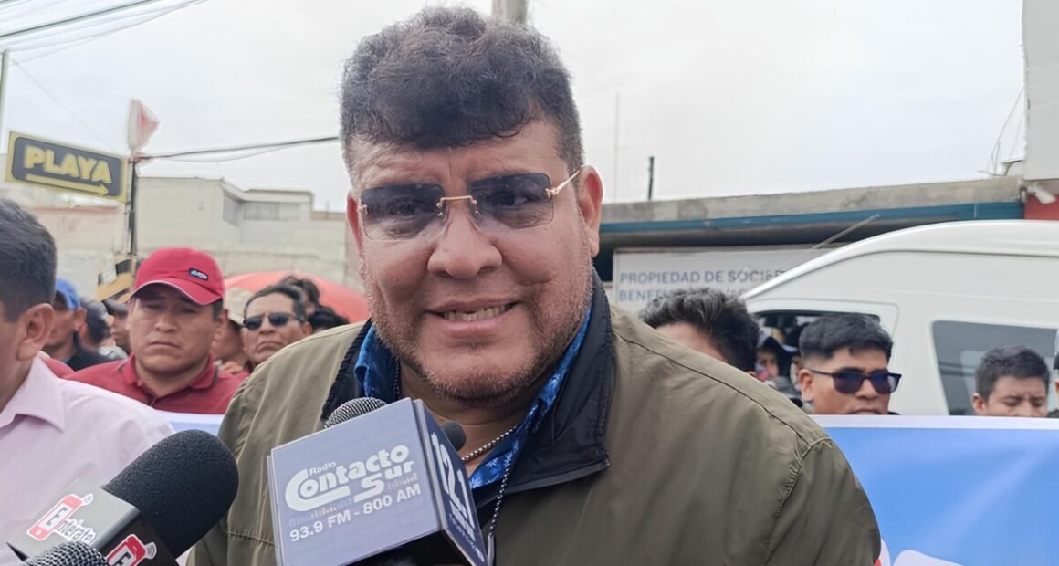 El doble discurso de Víctor Mendoza sobre el transporte informal